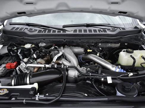 Used 2023 Ford F250 Lariat w/ FX4 Off-Road Package image 9