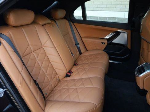 Used 2023 BMW 740i w/ Parking Assistance Package RWD image 26