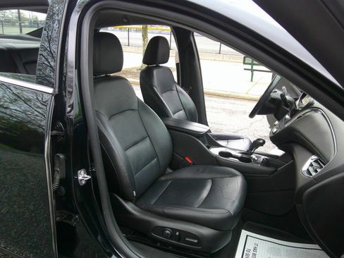 Used 2017 Chevrolet Malibu LT w/ Leather Package FWD image 59