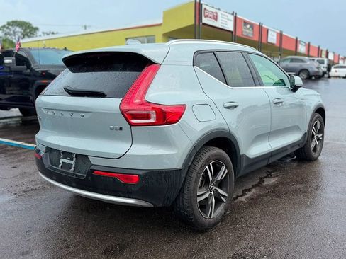 Used 2025 Volvo XC40 B5 Core AWD/4WD image 4