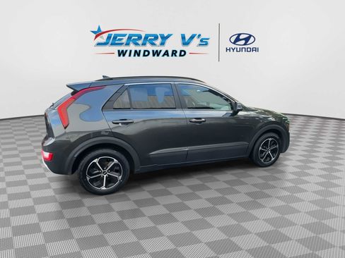 Used 2023 Kia Niro EX w/ EX Cold Weather Package image 8
