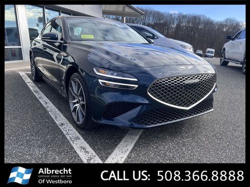 Used 2025 Genesis G70 2.5T image 7