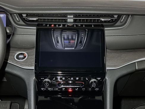 New 2025 Jeep Grand Cherokee L Limited w/ Luxury Tech Group II image 8