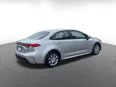 Used 2025 Toyota Corolla LE image 12
