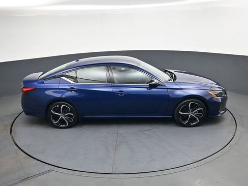 Used 2024 Nissan Altima 2.5 SR FWD image 25