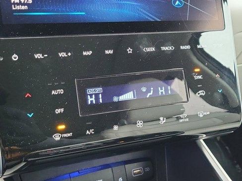 Used 2024 Hyundai Tucson Limited image 28