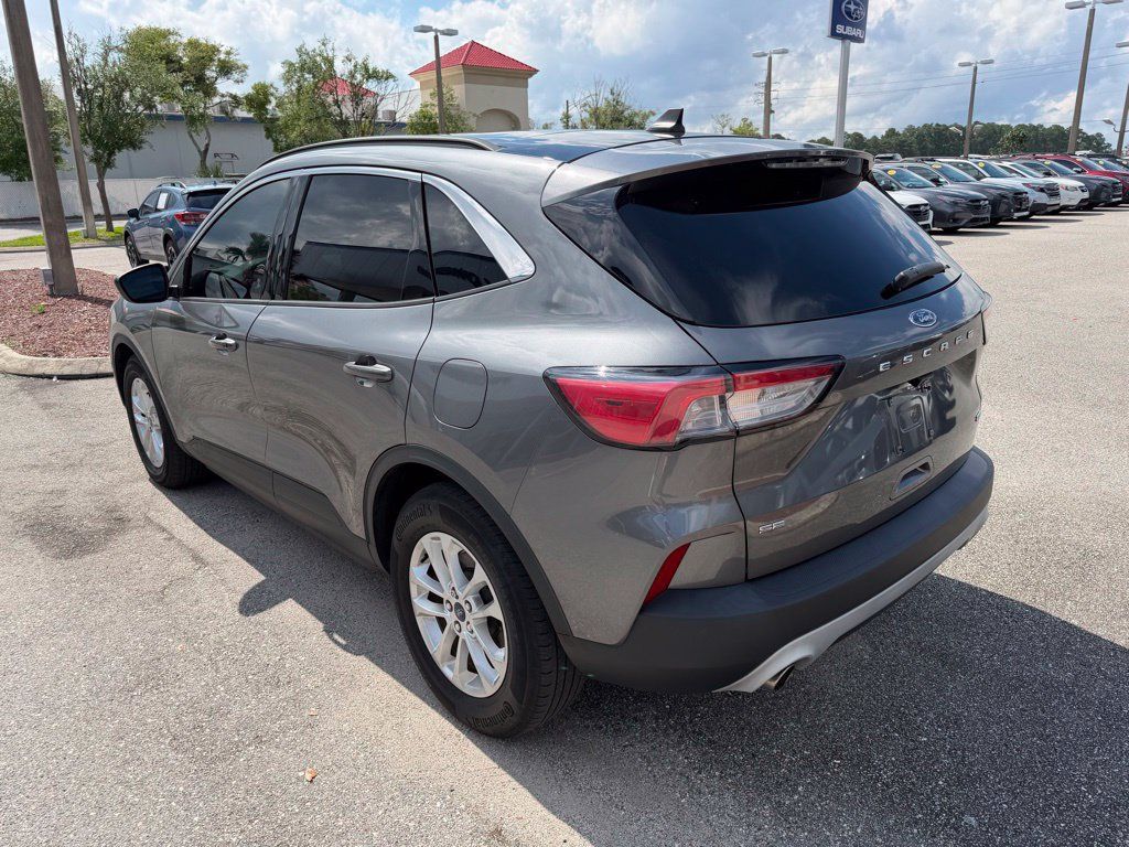 Used 2022 Ford Escape SE w/ Convenience Package FWD image 9