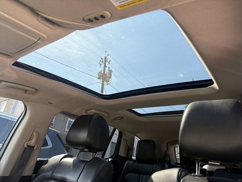 Used 2012 Lincoln MKT AWD image 20