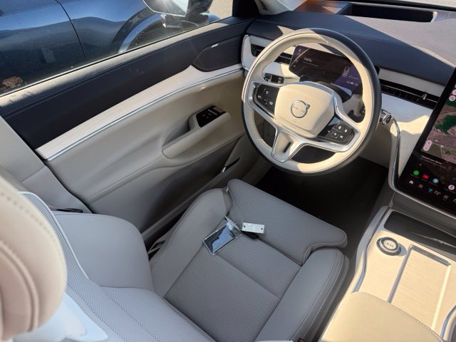 Used 2025 Volvo EX90 Ultra AWD/4WD image 10