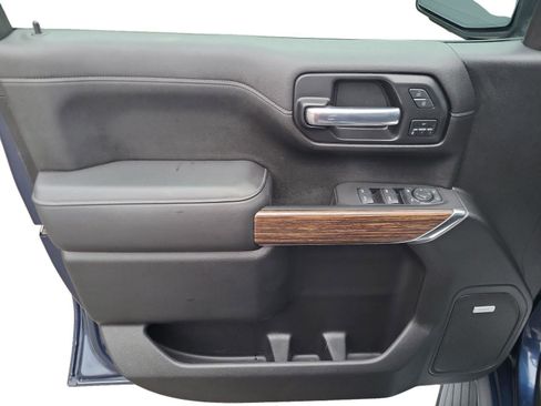 Used 2021 Chevrolet Silverado 1500 High Country w/ Technology Package image 9