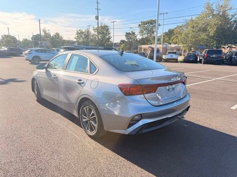 Certified 2023 Kia Forte LXS FWD image 4
