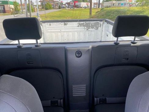 Used 2022 Nissan Frontier S RWD image 25
