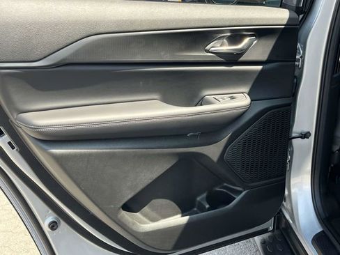 New 2025 Jeep Grand Cherokee L Laredo image 15