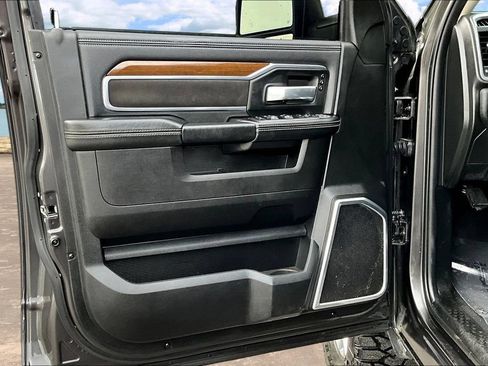 Used 2024 RAM 2500 Laramie AWD/4WD image 23
