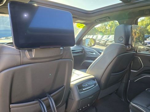 Used 2021 Cadillac Escalade ESV Sport w/ Driver Assist Tech Package AWD/4WD image 36