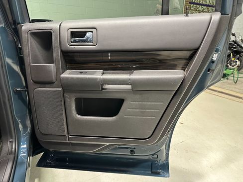 Used 2016 Ford Flex SEL image 13