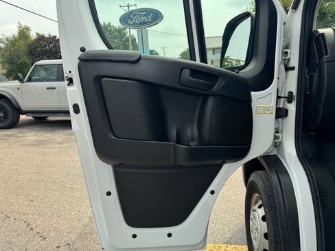 Used 2023 RAM ProMaster 3500 w/ Premium Appearance Group FWD image 17