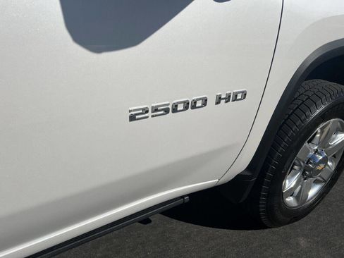 Used 2021 Chevrolet Silverado 2500 LTZ w/ LTZ Premium Package image 6