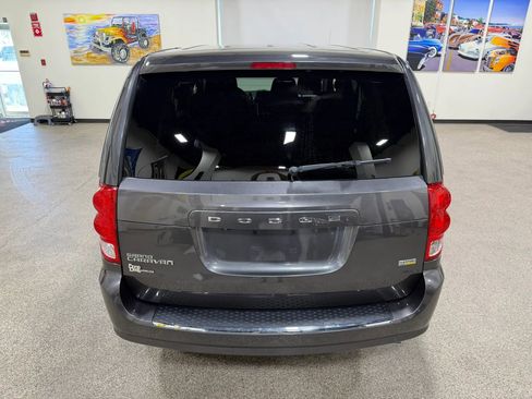 Used 2019 Dodge Grand Caravan SE w/ Rear Park Assist Package FWD image 15