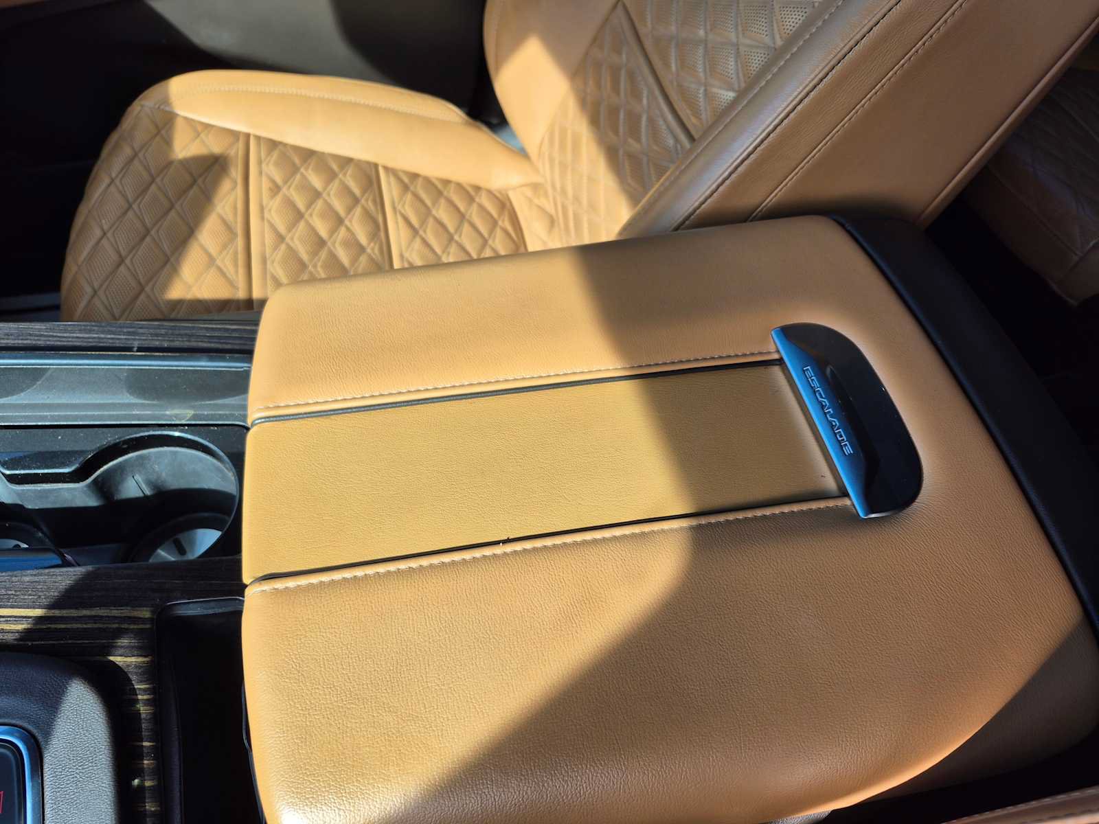 Used 2021 Cadillac Escalade ESV Premium Luxury w/ Driver Assist Tech Package AWD/4WD image 25