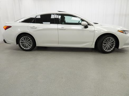 Used 2021 Toyota Avalon Limited w/ Advanced Safety Package FWD image 10
