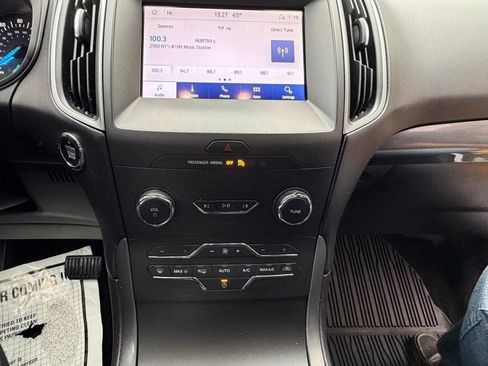 Used 2020 Ford Edge SE image 23