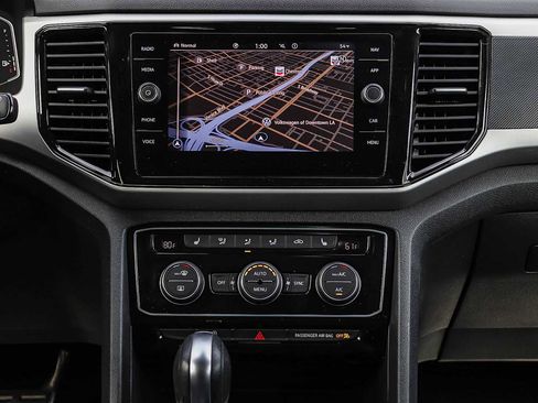 Used 2022 Volkswagen Atlas Cross Sport SEL R-Line image 13