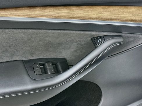 Used 2023 Tesla Model Y Performance AWD/4WD image 15