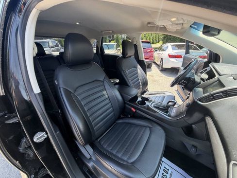 Used 2018 Ford Edge SEL w/ Equipment Group 201A AWD/4WD image 16