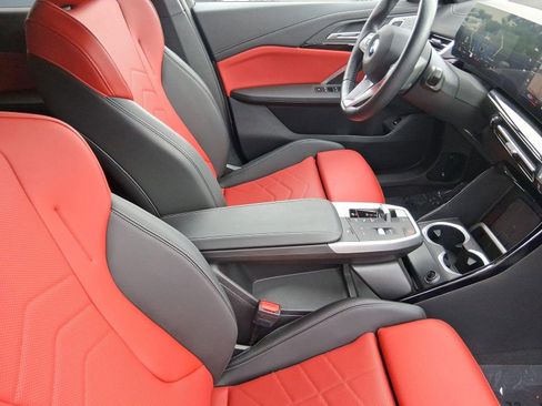 Used 2025 BMW X2 xDrive28i w/ Premium Package image 29