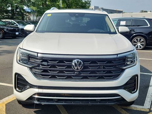 Used 2024 Volkswagen Atlas SEL Premium R-Line AWD/4WD image 2