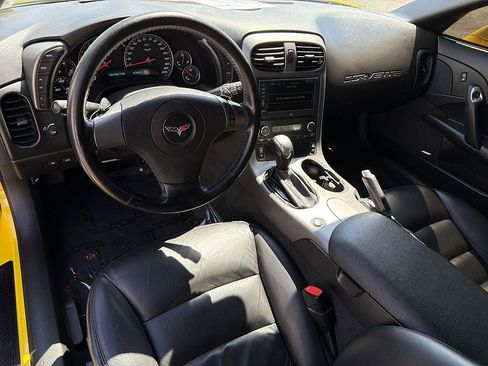 Used 2007 Chevrolet Corvette Convertible w/ Preferred Equipment Group RWD image 17