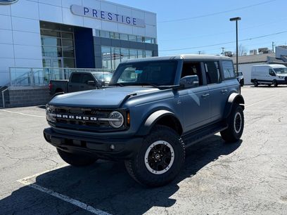 New 2025 Ford Bronco Outer Banks w/ Sasquatch Package