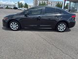 Used 2022 Toyota Corolla LE image 2