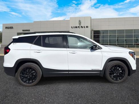 Used 2024 GMC Terrain SLT w/ Tech Package image 2