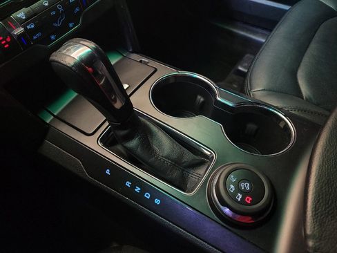 Used 2017 Ford Explorer XLT w/ Equipment Group 202A image 26