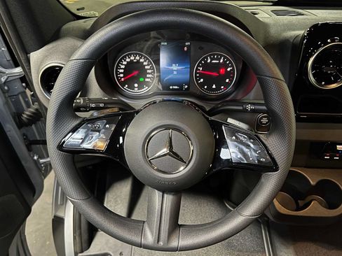Used 2025 Mercedes-Benz Sprinter 2500 image 26