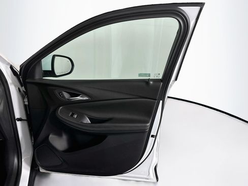 Used 2025 Buick Encore GX Preferred FWD image 30