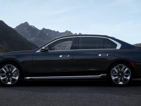 Used 2026 BMW i7 xDrive60 w/ Premium Package RWD image 31
