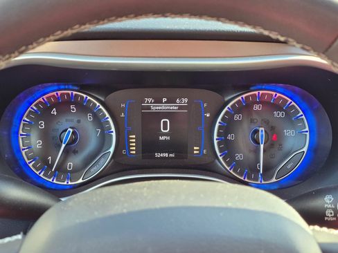 Used 2023 Chrysler Voyager LX FWD image 23