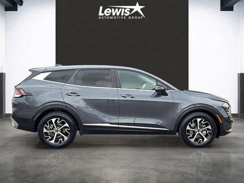 Used 2024 Kia Sportage EX FWD image 5