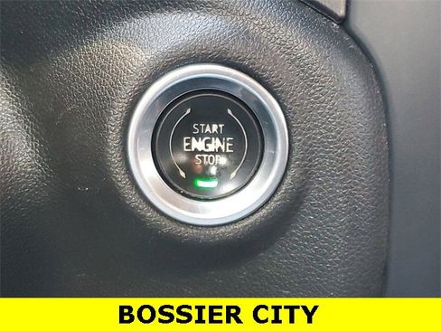 Certified 2021 GMC Sierra 1500 AT4 w/ AT4 Value Package image 17