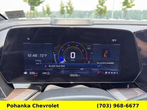 Used 2025 Chevrolet Suburban LT w/ Comfort Package AWD/4WD image 9