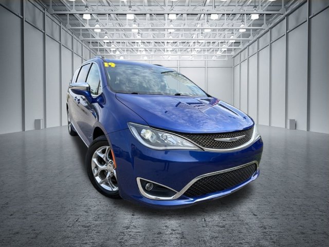 Used 2019 Chrysler Pacifica Limited FWD image 2