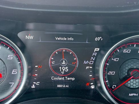 Used 2020 Dodge Charger SXT RWD image 27