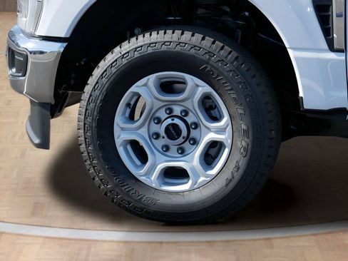 Used 2026 Ford F250 XLT w/ FX4 Off-Road Package AWD/4WD image 9