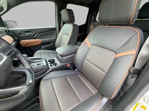 Used 2025 GMC Canyon AT4 w/ Technology Plus Package AWD/4WD image 16