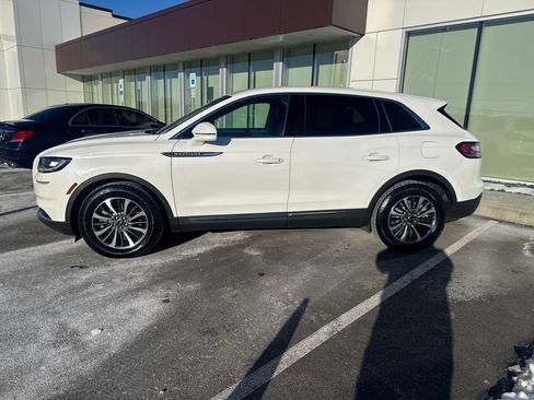 Certified 2022 Lincoln Nautilus AWD w/ Premium Package image 2