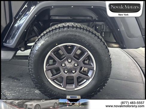 Used 2021 Jeep Gladiator Overland AWD/4WD image 6