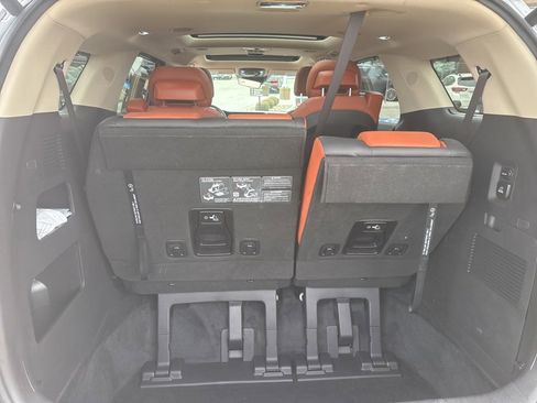 Used 2024 Kia Carnival SX Prestige image 31